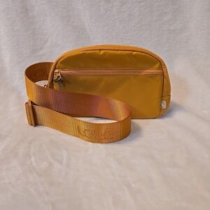Lole Jamie Belt Bag Fanny Pack Yellow